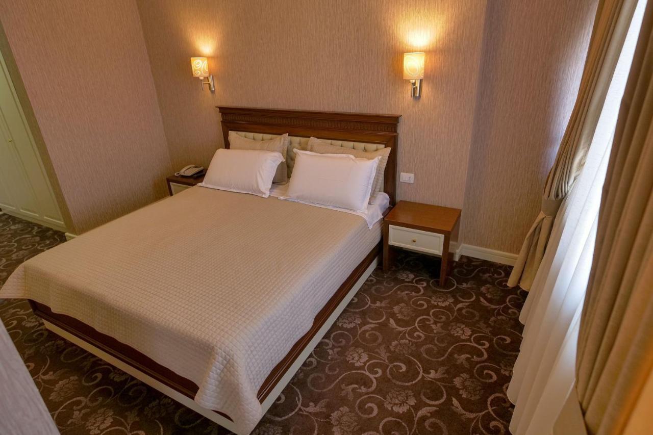 Rozafa Hotel Shkoder Ngoại thất bức ảnh