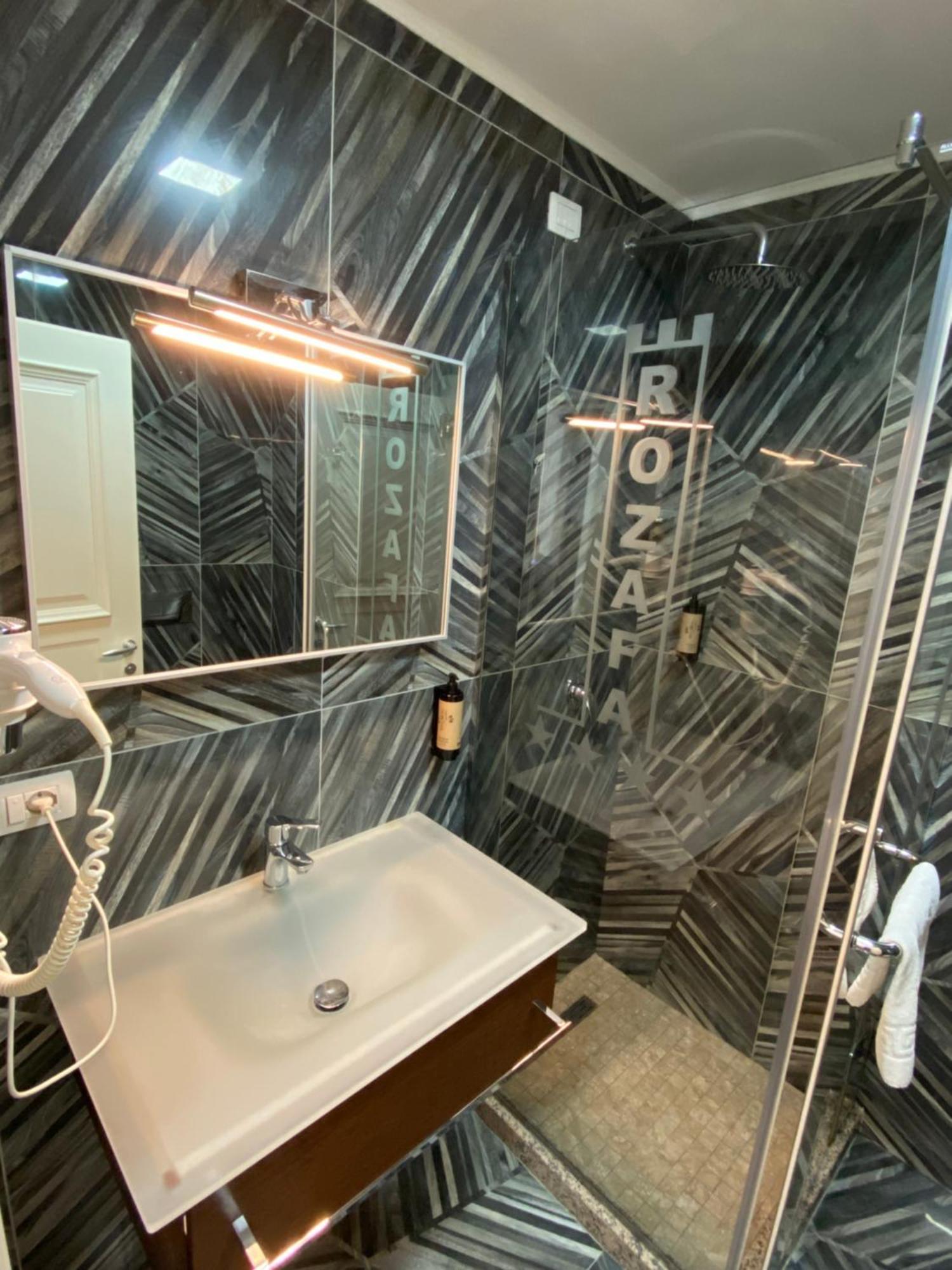 Rozafa Hotel Shkoder Ngoại thất bức ảnh
